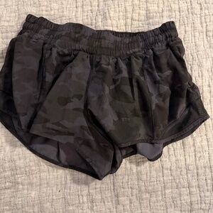 lululemon Shorts - Size 8 Reg - Black Camo